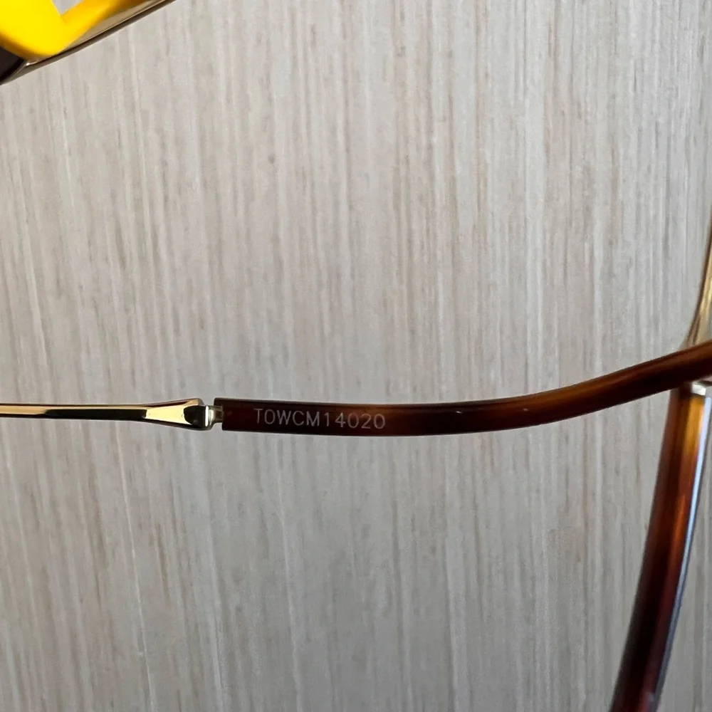 Gucci Gold and Yellow Sunglasses GG0743S - Picture 6 of 8